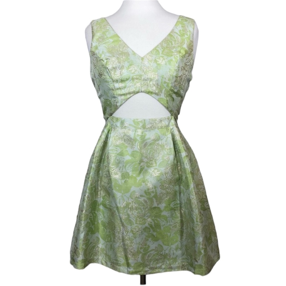 “NEW” Sans Souci Cut Out Floral Metallic Tapestry A-Line Dress‎ Size Large